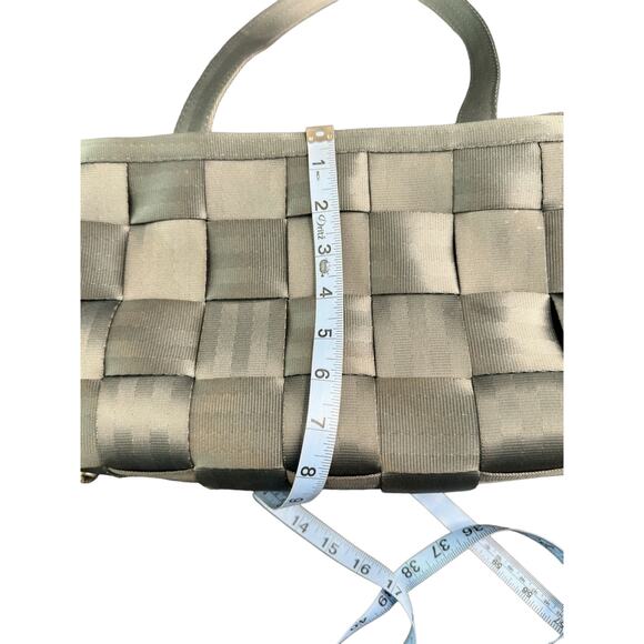 Harveys Seatbelt Bag Gray Zipper Closure Double Strap Boxy Tote Shoulder Bag - Picture 9 of 9